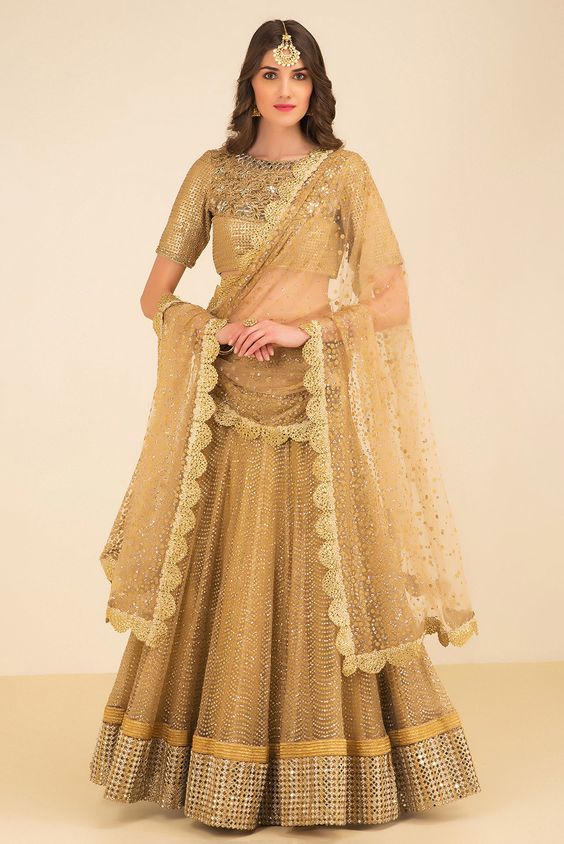 Details more than 158 golden lehenga with contrast blouse best