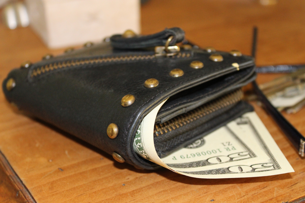 カラー黒ブラックジミーチュウ　折り財布　ラウンドファスナー　ユニセックス