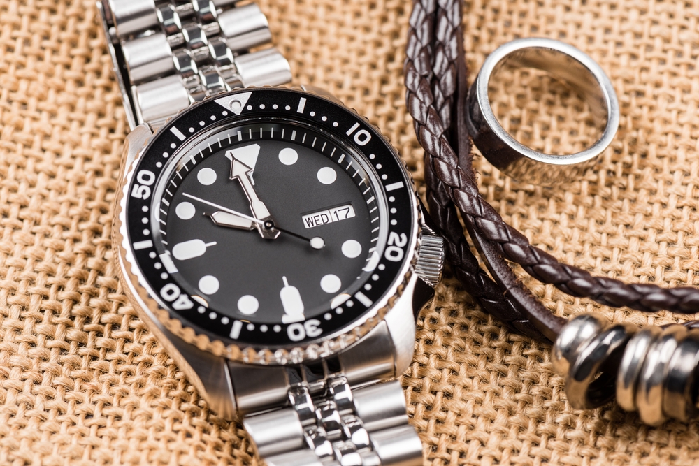 シンプルでおしゃれな腕時計おすすめブランド12選【2022年最新版】 | ベストプレゼントガイド