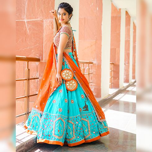 Rent a hot sale lehenga online