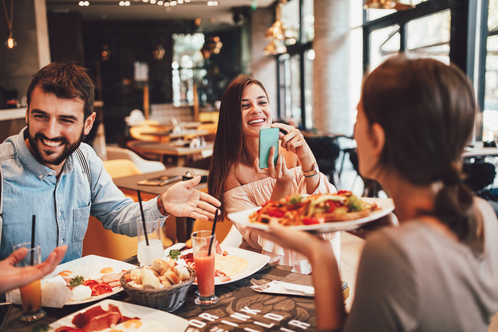 Rasa Luar Biasa: Ini 10 Tempat Makan Siang Terfavorit Di Jakarta ...