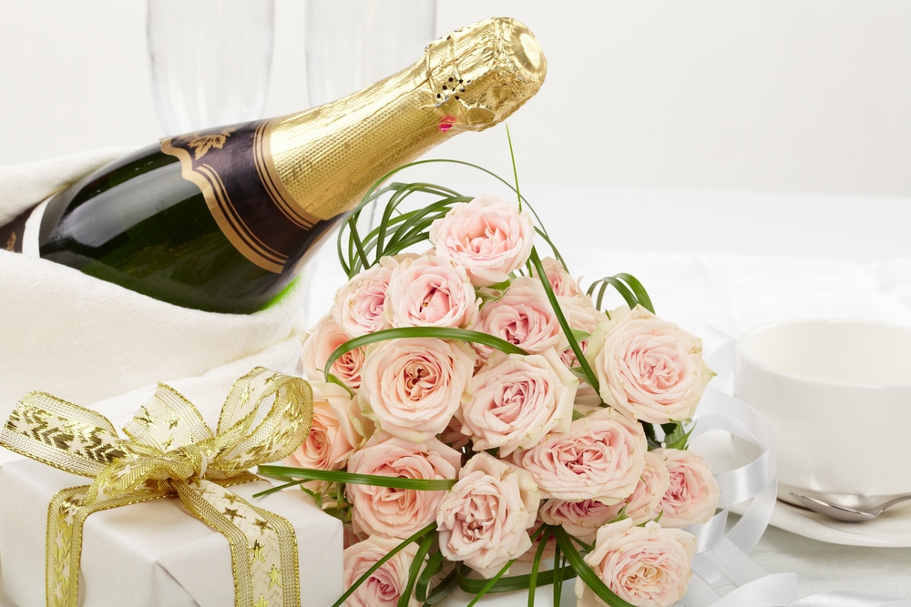 結婚祝いに人気のお酒ランキング2022！名入れワインや高級シャンパンなどがプレゼントにおすすめ！ | ベストプレゼントガイド