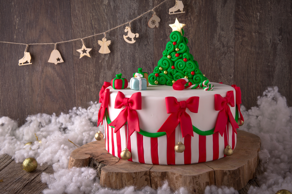 Learn How to Make Cake for Christmas 4 Recipes for Christmas Cakes and