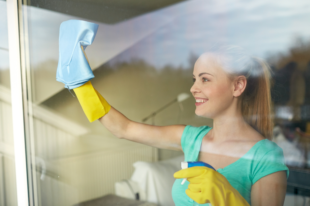 How To Clean Glass Windows: A Detailed Guide On Cleaning Windows With ...