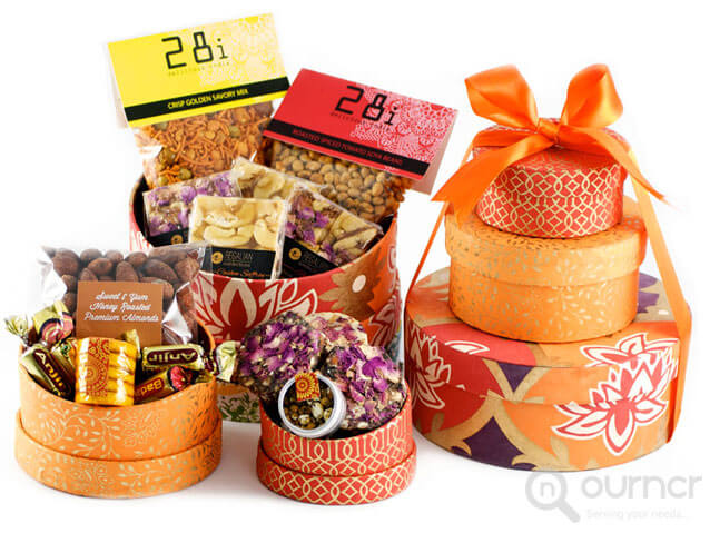 Ghasitaram Gifts Lohri Gifts Lohri Sweets - Til Laddoo (Bhuga), Revadi and  Khajoor Hamper : Amazon.ca: Grocery & Gourmet Food