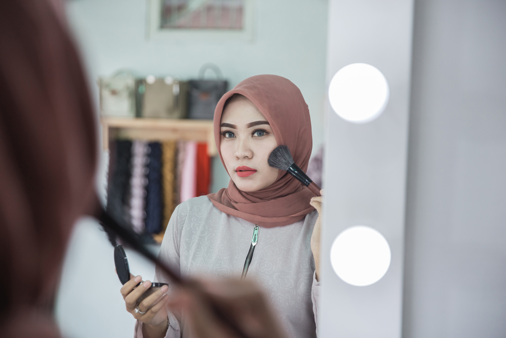 Cantik Dengan Makeup Hijab Dan Rekomendasi Tutorial Makeup Hijab Dari