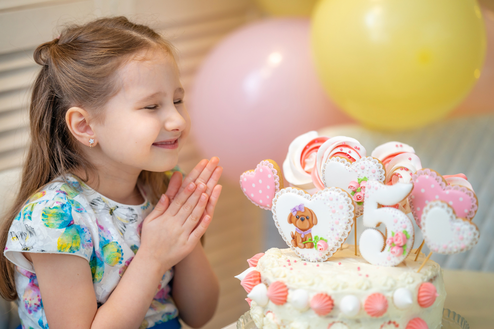 5歳になる女の子が喜ぶ誕生日プレゼント 人気ランキングTOP11！飾り付けなど何をするかも紹介！ | プレゼント＆ギフトのギフトモール