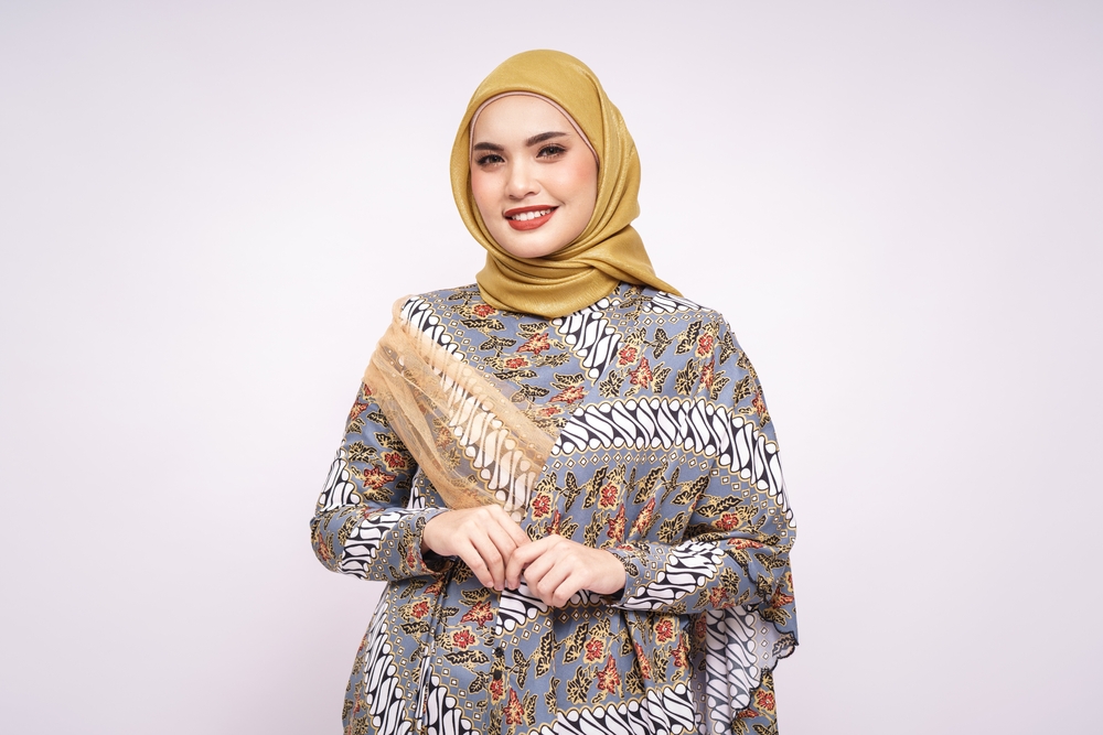 10 Rekomendasi Baju Batik Wanita Terbaru Formal Dan Casual 2023 