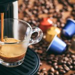 Pagi hari kurang lengkap jika belum ada secangkir kopi untuk mengawali hari kita. Biar lebih semangat, buat sendiri kopi kamu memakai alat pembuat kopi rekomendasi BP-Guide!