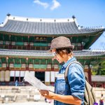 Kamu sedang merencanakan liburan ke negeri K-Pop yang satu ini? Kalau iya, kamu wajib simak beberapa tips liburan ke Korea untuk pemula dan tempat wisata populer di Korea yang dirangkum BP-Guide dalam ulasan berikut ini!