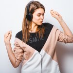 Headphone dan earphone adalah salah satu aksesori gadget yang tak bisa ditinggalkan bagi sebagian orang terutama mereka yang suka ber-audio ria. Kalau Anda ingin coba headphone dan earphone berkualitas, tak ada salahnya kalau Anda intip beberapa rekomendasi keren dari Philips berikut ini!