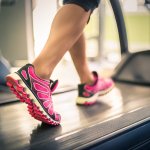 Beragam tipe treadmill banyak beredar di pasaran. Tentunya kamu mesti memilih alat olahraga lari yang cocok dengan kebutuhan dan budget. Yuk, cek rekomendasi para ahli di sini!