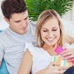 夫婦ふたりにとって特別な日である結婚記念日は、日頃の感謝と愛情を伝える大切な日です。今回は、30代の妻へ贈る結婚記念日にぴったりのプレゼント【2023年最新版】をランキング形式でまとめました。洗練されたセンスを持つ30代の妻を、より美しく輝かせるアイテムが目白押しです。