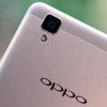 Siapa yang tidak kenal handphone Oppo yang moncer dipromosikan sebagai jagonya selfie? Handphone ini banyak jadi incaran buat mereka yang hobi berswafoto ria. Namun, keunggulan handphone Oppo bukan cuma kamera depannya saja, loh. Deretan spesifikasi lainnya membuat handphone ini laris manis di pasaran.