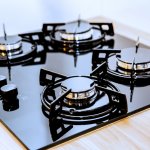 Kompor menjadi kebutuhan paling utama di dapur. Jika Anda termasuk orang yang suka memasak atau menjalankan bisnis makanan, Anda pasti membutuhkan kompor dengan banyak tungku. Yuk, simak rekomendasi kompor  gas 4 tungku terbaik dari BP-Guide dalam artikel ini.