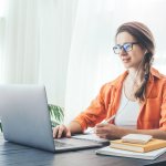 11 Rekomendasi Laptop Tipis Murah ini Tidak Akan Bikin Dompetmu Menipis (2021)