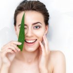 Memiliki rambut lembut, tebal, dan berkilau menjadi dambaan. Masalah yang terjadi pada rambut juga beragam dan penyebabnya juga tidak sama setiap orang. Penting merawatnya dengan menggunakan bahan alami, seperti lidah buaya. Anda bisa menggunakan shampo lidah buaya untuk hasil rambut yang sehat dan cantik.