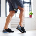 ブランドシューズは、男性へのプレゼントに多く選ばれているアイテムのひとつです。今回は、中でも30代男性へのプレゼントに人気のシューズブランドを【2023年度 最新版】としてランキング形式にまとめました。通勤に履くのであれば、相手の男性の職業や通勤スタイルに適したデザインのビジネスシューズを贈ると快適に使ってもらえます。このような選び方のポイントなどもまとめていますので、ぜひプレゼント選びの参考にご覧ください。