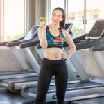 Tập gym đang trở thành thói quen không thể thiếu trong đời sống hàng ngày của mọi người. Tập gym điều độ và đúng cách sẽ giúp cơ thể khỏe mạnh, vóc dáng cân đối. Bữa ăn nhẹ trước khi tập sẽ giúp bạn có đủ năng lượng và hoàn thành bài tập một cách tốt nhất. Hãy cùng tham khảo 10 loại đồ ăn nhẹ trước khi tập gym để tối ưu hóa hiệu suất tập luyện (năm 2021) dưới đây nhé!