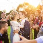 Bài viết tổng hợp 10 món quà cưới được yêu thích nhất năm 2020 để bạn dành tặng anh trai trong ngày cưới. Bạn cũng có thể tham khảo một số mẹo vặt hữu ích khi lựa chọn quà cưới nữa nhé!