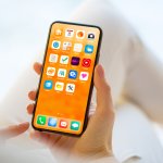 Setelah sukses dengan iPhone 13 dan seri-seri sebelumnya, Apple baru saja merilis iPhone 14 versi teranyar. Kalau sudah punya, wajib diberi casing untuk melindungi. Yuk, cek dulu di sini kalau ingin memiliki casingnya!