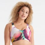 Those blessed with large breasts know the struggle of finding a sports bra that fits properly. Not having the right fit and design can place greater demands on your spine, leading to discomfort and back pain later on. Here are the best sports bras for large breasts on the market. Your boobs can thank us later.

