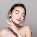 Mau Wajah Lebih Cerah? Gunakan 4 Rekomendasi Kosmetik Glow & Lovely untuk Atasi Masalah Kulit Wajah (2023)