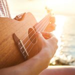 Anda mungkin telah terpikat oleh suara riang dan sederhana dari ukulele, dan sekarang saatnya untuk memilih yang terbaik. Ukulele adalah alat musik yang ceria, dan dalam artikel ini, kami akan memandu Anda melalui rekomendasi merek terbaik untuk membantu Anda menemukan instrumen yang cocok dengan karakter musik Anda.