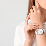 Tampilan formal membutuhkan aksesori yang sesuai untuk melengkapi penampilan Anda. Jika Anda mencari jam tangan yang cocok untuk tampilan formal, maka jam tangan wanita adalah pilihan yang tepat. Jam tangan wanita dengan desain yang elegan dan berkelas dapat menambahkan sentuhan mewah pada penampilan Anda saat acara formal.