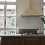 Memasak adalah kegiatan yang disukai banyak orang. Sayangnya hawa panas dan pengap akibat panas kompor dan uap masakan sering mengganggu. Gunakan cooker hood agar sirkulasi udara menjadi semakin lancar dan hawa lebih sejuk. Dalam artikel ini, BP-Guide akan memberikan rekomendasi cooker terbaik dari merek Modena.