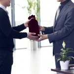 This article brings to you recommendations for the perfect business gifts for your clients so as to build a better bond with them. We have also provided you with tips to find the right gift for your clients. Read on to find out more.