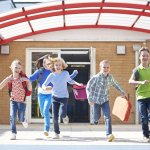 Tidak sedikit orang tua yang malah berpikir bagaimana mengisi liburan sekolah anak-anak mereka. Hal ini karena kebanyakan orang tua menginginkan anaknya tak menyia-nyiakan waktu dengan aktivitas yang tak bermanfaat. Nah jika kamu termasuk yang bingung saat liburan sekolah tiba, yuk isi liburan dengan kegiatan yang menghibur serta edukatif berikut!