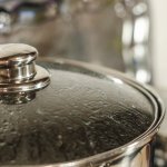 Hidangan yang dikukus jauh lebih kaya akan nutrisi dalam mempertahankan nilai gizi dari setiap bahan masakan yang dimasak. Jika kamu ingin membiasakan keluarga makan sehat, maka panci kukus rekomendasi kami wajib dibeli!