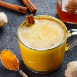 Banyak minuman herbal yang bisa kita konsumsi untuk menjaga kesehatan tubuh, salah satunya adalah minuman sari temulawak. Minuman ini bagus dikonsumsi untuk menjaga kesehatan hati, persendian, dan pencernaan. Jika Anda tidak mau repot mengolah minuman ini, berikut ada 10 pilihan produk sari temulawak yang lebih praktis dengan rasa yang nikmat.