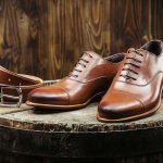 Sepatu kulit bisa menunjang penampilan Anda. Kini banyak brand lokal yang memproduksi sepatu kulit berkualitas. Melalui artikel ini, BP-Guide akan memberikan rekomendasi sepatu kulit lokal pria terbaik buat Anda!