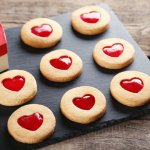 今回は、バレンタインのプレゼントに最適なクッキーを扱う話題のブランドを特集しました。こちらの記事には、編集部がwebアンケートなどをもとに厳選したおすすめのブランドが目白押しです。ランキング形式で紹介しているので人気順が分かりやすく、何を選べば相手に喜んでもらえるかを知ることができます。美味しいクッキーを探している人は必見です。