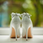 Setiap langkah di lorong pernikahan Anda adalah bagian dari tarian indah kehidupan, dan produk sepatu pengantin yang tepat dapat membuat setiap langkah menjadi lebih istimewa. Dengan keindahan dan desain yang mencerminkan esensi keanggunan, produk sepatu pengantin menghadirkan sepatu yang menjadi kisah cinta Anda. Mari kita jelajahi bagaimana produk sepatu pengantin dapat memberikan sentuhan magis pada hari bahagia Anda.