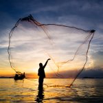 Jika Anda suka memancing, tentunya akan lebih tertantang menggunakan alat pancing tradisional, bukan? Apa saja kelebihan dan jenis-jenis dari teknik serta alat tradisional ini? Simak ulasan lengkap berikut rekomendasi alat pancing tradisional dari BP-Guide berikut ini, yah.