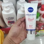 Kulit kita wajib dijaga kelembabannya supaya senantiasa tampak sehat. Jika bingung pilih produk pelembab, kamu bisa percayakan pada produk dari Nivea. Ada beragam produk pelembab yang bisa kamu andalkan loh. Intip segera rekomendasinya!