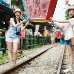 Setiap negara tentu saja memiliki keunikan masing-masing dan bisa menjadi kekhasan negara tersebut. Jangan bingung ketika memilih liburan atau traveling ke Taiwan. Kamu bisa memilih makanan atau souvenir-souvenir unik yang mudah kamu bawa pulang dan tidak memberatkan koper kamu. Taiwan punya beragam oleh-oleh sehingga kamu memiliki banyak pilihan. 