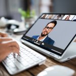 Laptop makin lama sudah makin canggih. Kamu yang setiap harinya membutuhkan laptop tentu akan sangat terbantu dengan adanya teknologi yang makin berkembang saat ini. Salah satu laptop yang wajib dilirik adalah laptop hybrid. Jenis laptop ini bikin kamu lebih mudah untuk memakainya sebagai laptop maupun tablet. Praktis dibawa kemana saja dan pastinya sangat fungsional. Yuk, intip rekomendasinya dari BP-Guide.