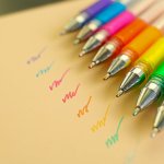 Bút bi là dụng cụ không thể thiếu của nhiều người. Một chiếc bút bi nhiều màu sẽ tiện lợi hơn cả vì nó có thể giúp bạn làm nổi bật những nội dung cần nhớ 1 cách dễ dàng, nhanh chóng hơn. Hãy cùng tham khảo 10 chiếc bút bi nhiều màu tiện dụng đến từ các thương hiệu lớn (năm 2022) qua bài viết dưới đây nhé! 