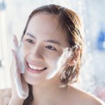 Raih Wajah Putih Berseri dengan 10 Rekomendasi Sabun Pemutih Wajah yang Aman untuk Digunakan Sehari-hari (2020)