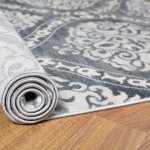 Sering digunakan sebagai alas pada lantai, karpet juga memiliki aspek penting dalam mendukung estetika ruangan. Maka dari itu, banyak orang yang berburu karpet dengan jenis tertentu untuk menyesuaikan dengan konsep hunian. Salah satu jenis karpet yang banyak dipilih adalah karpet malaysia. Berikut adalah ragam rekomendasi terbaru karpet malaysia untuk mempercantik rumah dari BP-Guide.