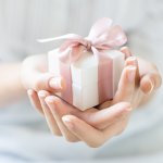 Looking for small gift for husband just because? There is no other reason to give little gifts to your man every now and then than to tell him he is awesome and you love him. Give him cute dumbbell shaped water bottles, a quirky nap pillow, leaning whisky glasses or browse through our cute DIY just because gifts for him.

