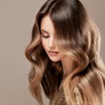 Rambut adalah mahkota bagi setiap orang. Maka dari itu, sangat penting untuk senantiasa menjaga rambut tetap sehat, indah, dan berkilau.