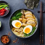 Selamat datang di dunia kenikmatan kuliner Jepang yang autentik! Jika Anda mencari pengalaman kuliner yang menggugah selera, restoran ramen adalah pilihan yang tepat. Berikut adalah daftar 10 restoran ramen terenak yang siap memanjakan lidah Anda dengan hidangan lezat dan kuah kental yang menggoda selera.