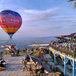 Heha Sky View Jogja adalah tempat wisata hits yang wajib dikunjungi. Kalau Anda belum yakin, simak berbagai alasan mengapa Heha Sky View layak dikunjungi, dalam artikel BP-Guide berikut ini!