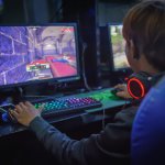 Monitor adalah perangkat penting bagi para gamers. Tak bisa sembarangan, Anda tentu memerlukan monitor yang mumpuni untuk menunjang performa permainan. Berikut adalah 10 rekomendasi monitor gaming bagi Anda pencinta e-sport.