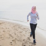 Hijaber nggak perlu khawatir lagi untuk liburan ke pantai. Anda tetap bisa bermain air di laut serta menikmati pemandangan yang indah. Tentunya, Anda musti mempertimbangkan dulu celana pantai yang ingin digunakan. Simak rekomendasinya dari BP-Guide berikut ini, yah.